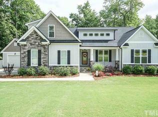 30 Middleton Dr, Zebulon, NC 27597