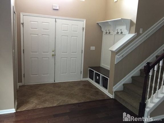 2nd image of 125 Abbeyhill Ln