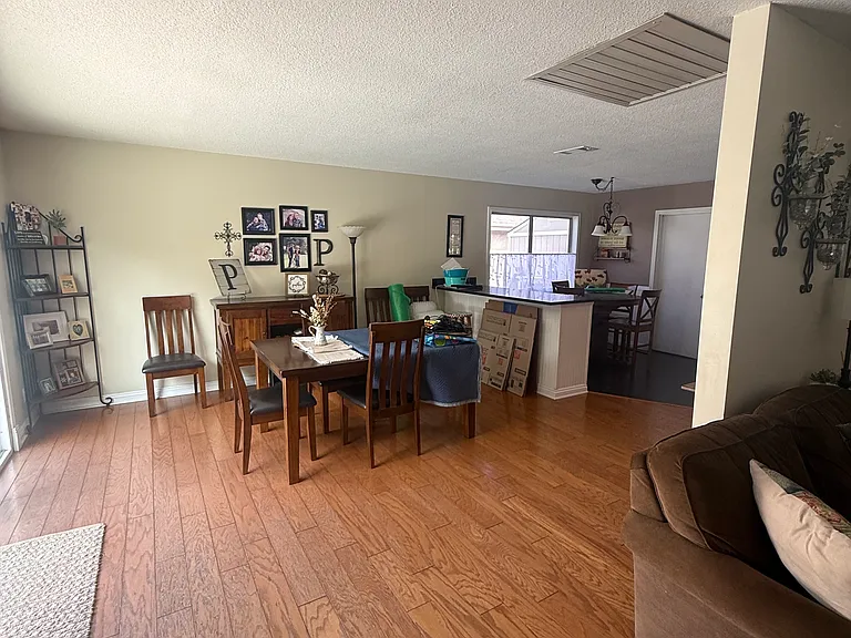 1045 Shannon St — Photo 8