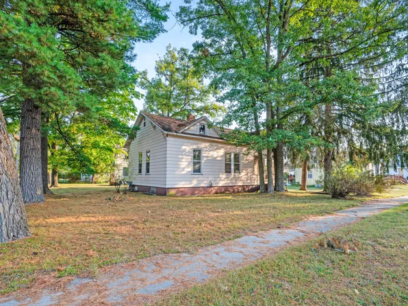 520 7th St, Baldwin, MI 49304