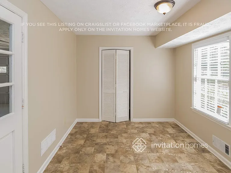 2764 Michelle Cir — Photo 8