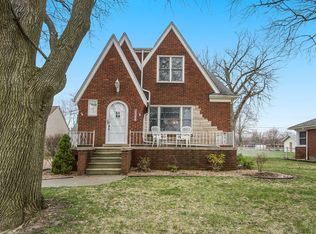 2348 Grange Rd, Trenton, MI 48183