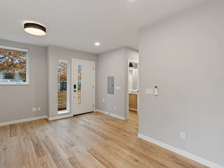 5480-5490 NE 18th Ave #1820-1840 — Photo 4
