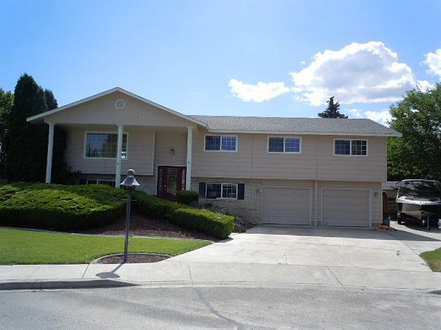 2nd image of 807 N Sheppard Pl