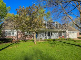 10000 Delmar Ln, Overland Park, KS 66207