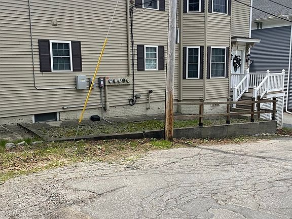 2nd image of 19 Oak Ct APT 3