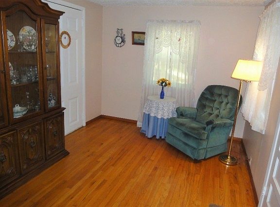 2nd image of 744 Tiffany Ave