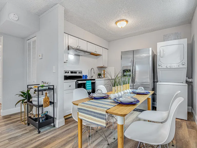 346 Dudley St — Photo 6