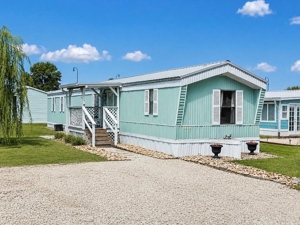1st image of 1017 Foxfire Dr.