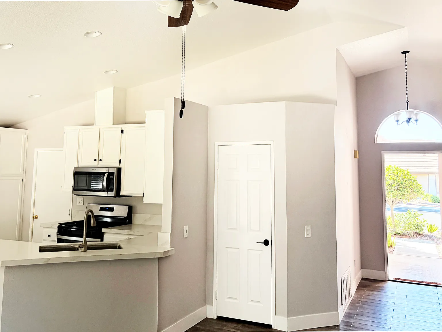 3 bed, 1321 sqft, $2,800 — Photo 3