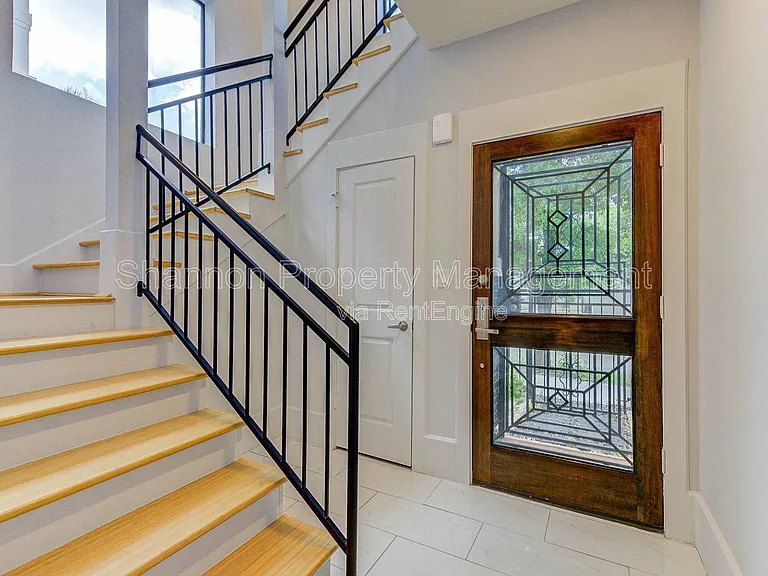 113 Tuam St — Photo 4