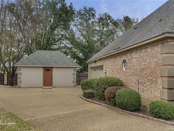 3rd image of 107 Cambridge Cir