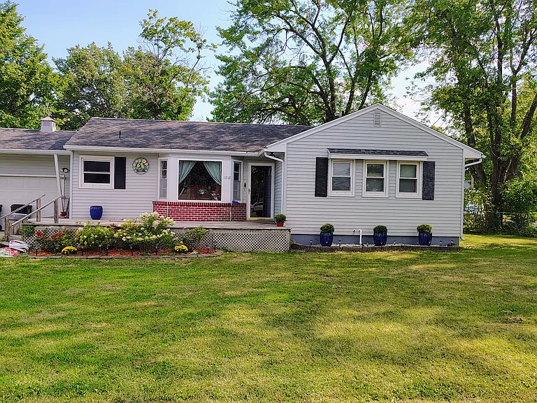 1818 Asbury Ave — Photo 15