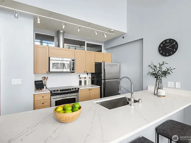 2717 Western Ave #1120 — Photo 14
