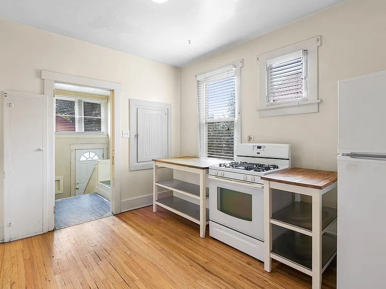 264 S Lafayette St — Photo 8
