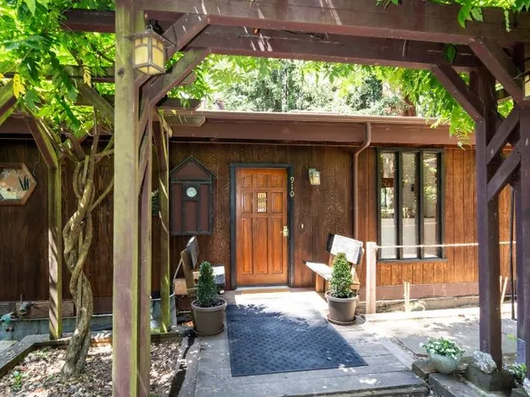910 Cathedral Dr, Aptos, CA 95003