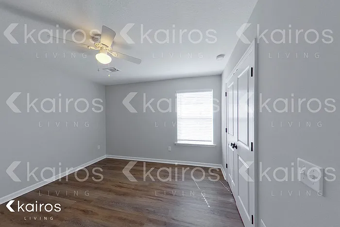 13 Cottage Grove Dr — Photo 3