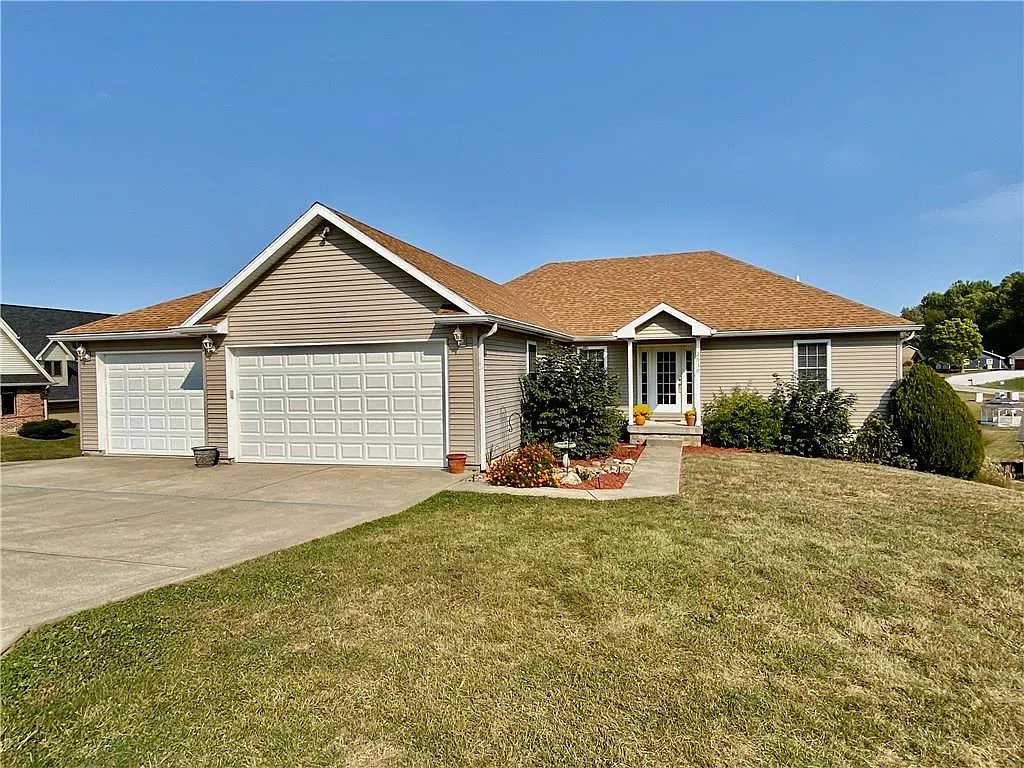 2030 Deer Lake Dr photo 1
