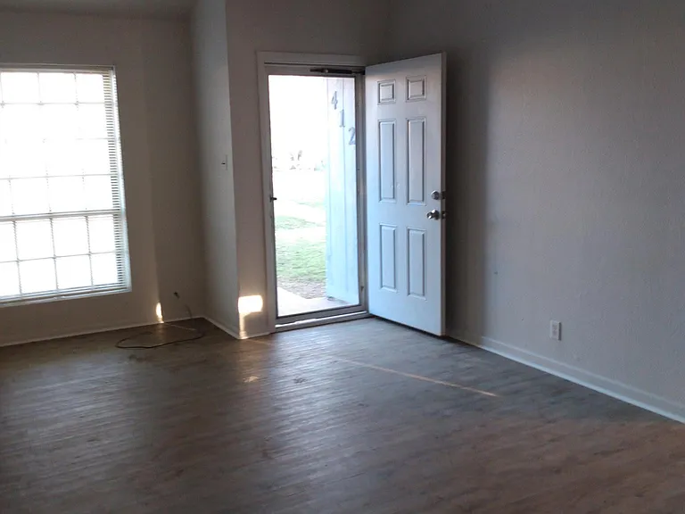 412 Fisher St — Photo 17