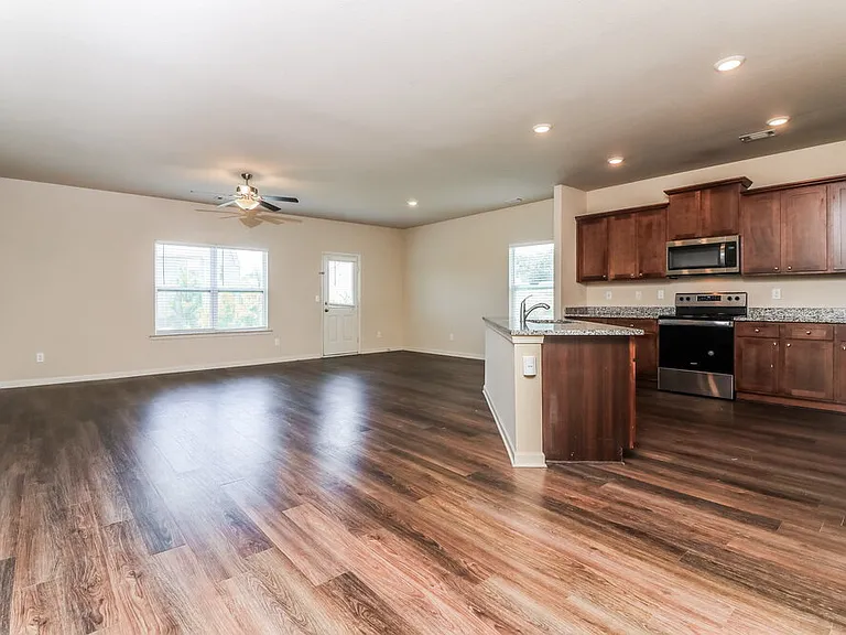 108 Innis Brook Cir — Photo 4