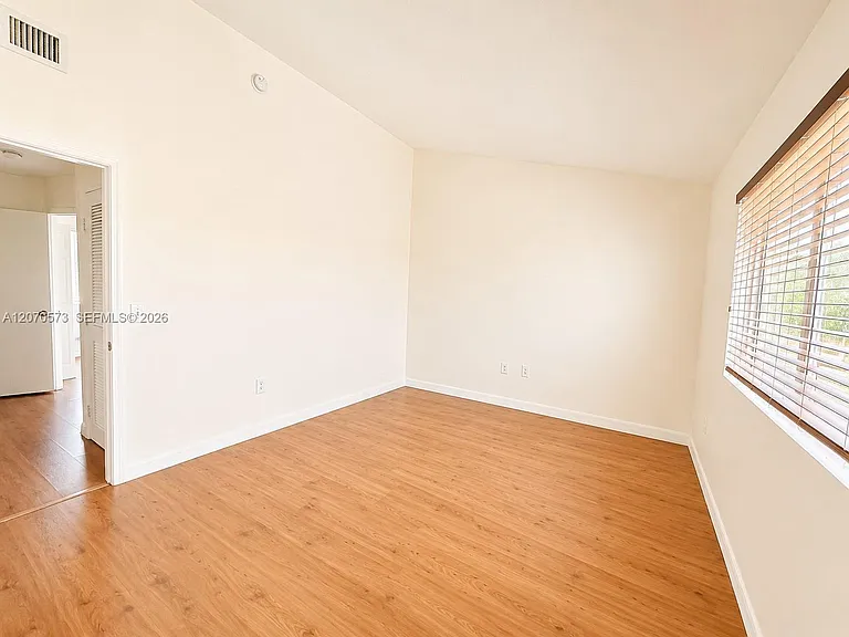 6235 Kendale Lakes Cir #239 — Photo 16