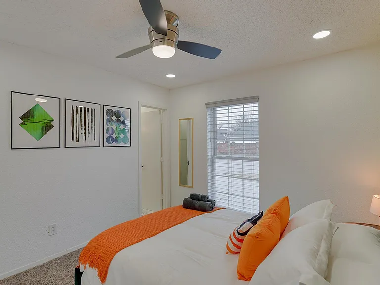 6048 Holiday Ln — Photo 23