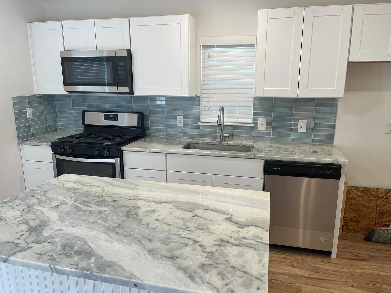 2 bed, 800 sqft, $1,295 — Photo 4