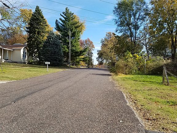 4th image of 10566 Decker Ave