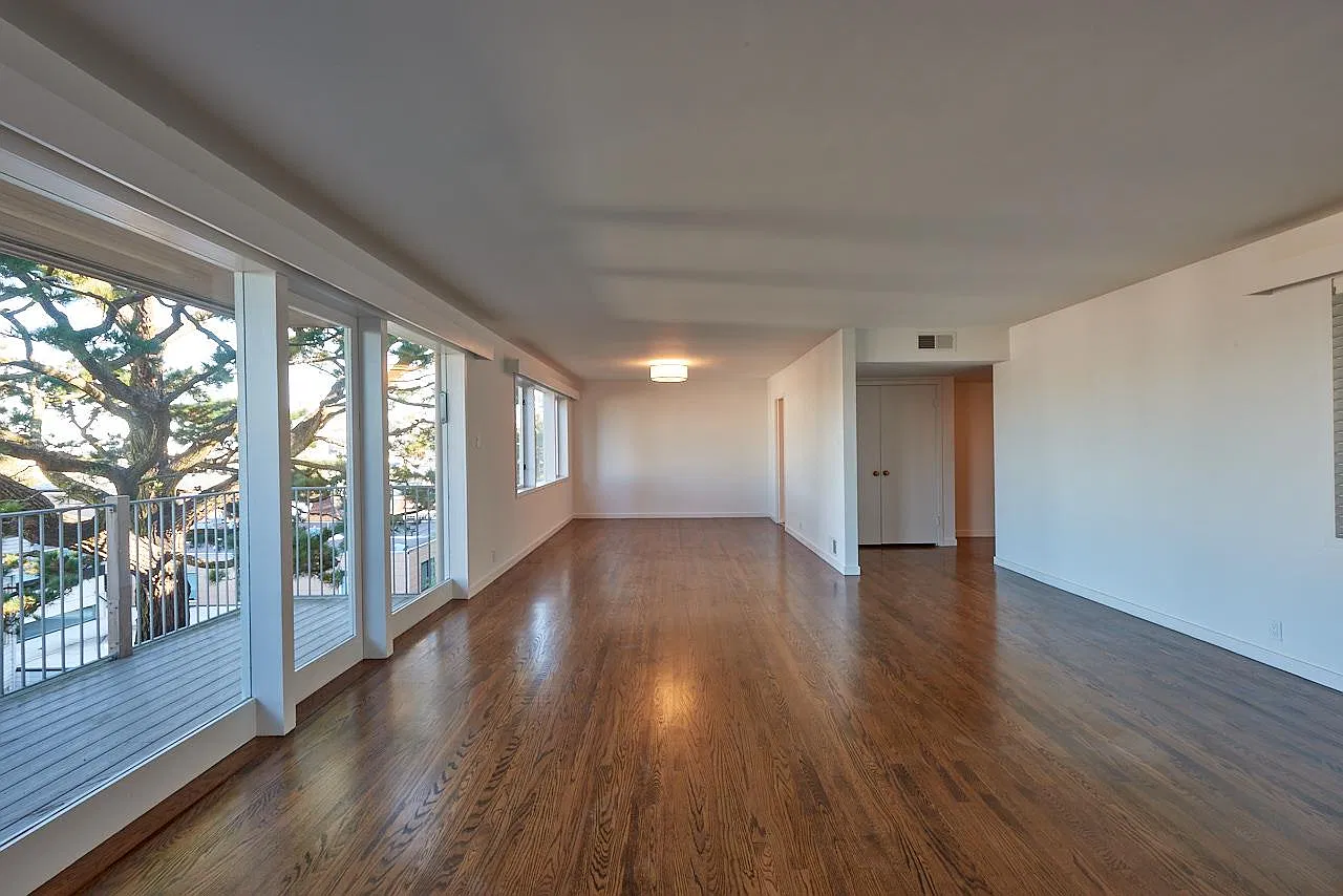 2060 Vallejo St — Photo 1