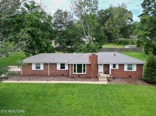 112 S Hummingbird Ln, Dickson, TN 37055