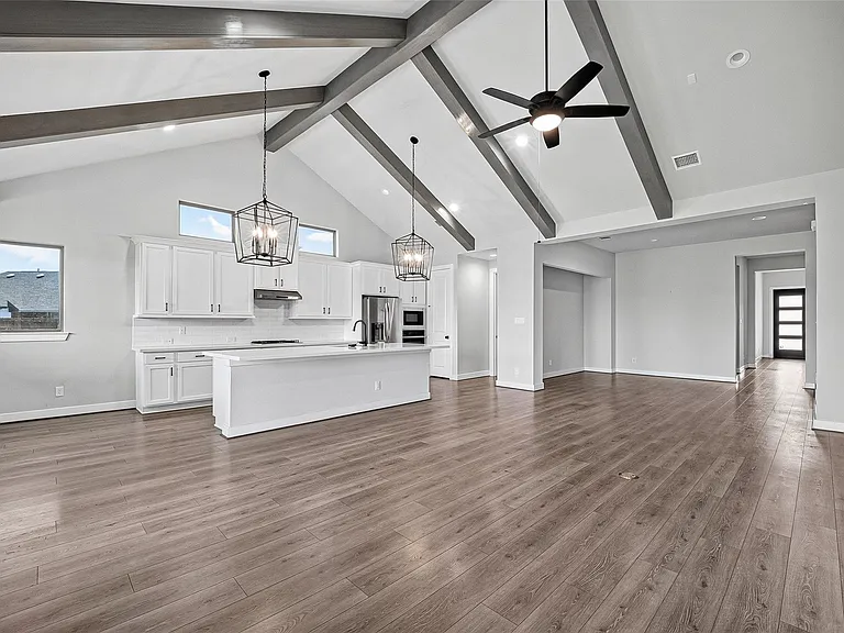 2600 Golden Palms Ln — Photo 2