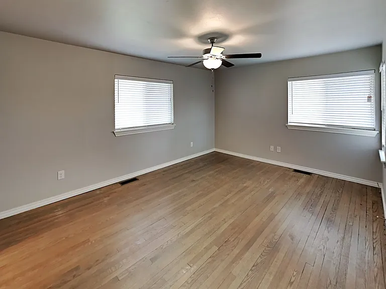 1409 E Covell Rd — Photo 8