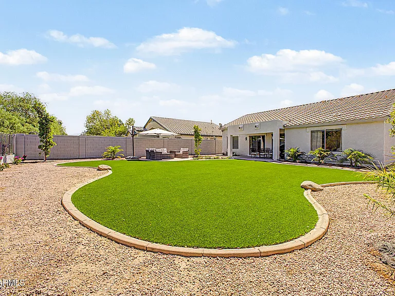 10202 E Juanita Ave — Photo 33