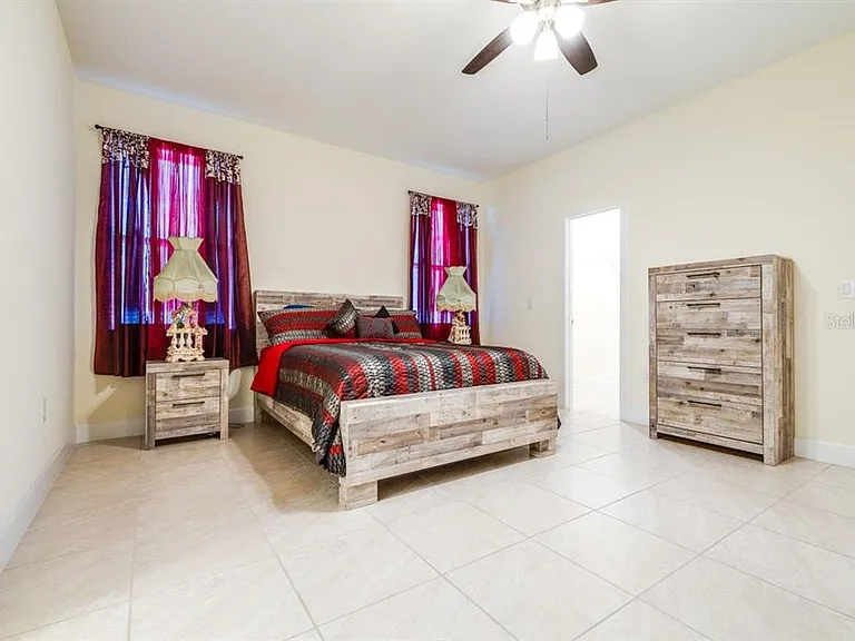 520 Nogales Ct — Photo 26