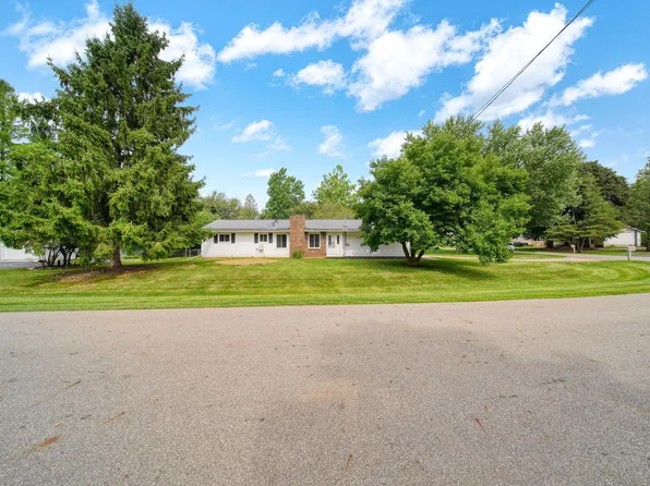 2814 Harben St, Jackson, MI 49203