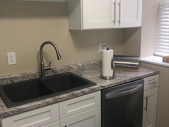 3rd image of 2320 S Grand Blvd APT 201