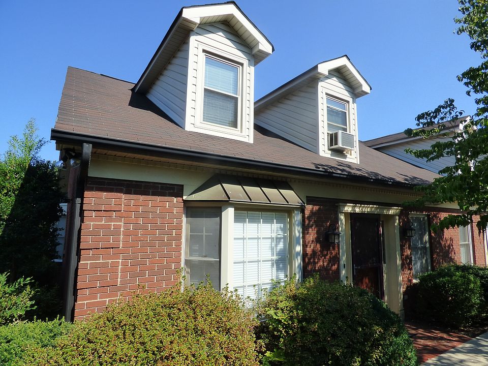 1st image of 132 N Oakwood Dr