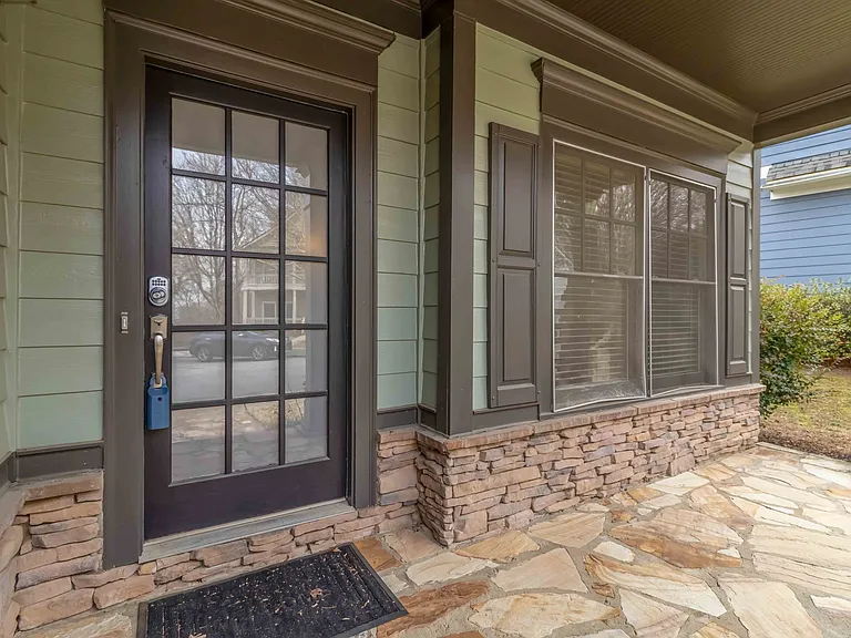 1529 Gilstrap Ln NW — Photo 6