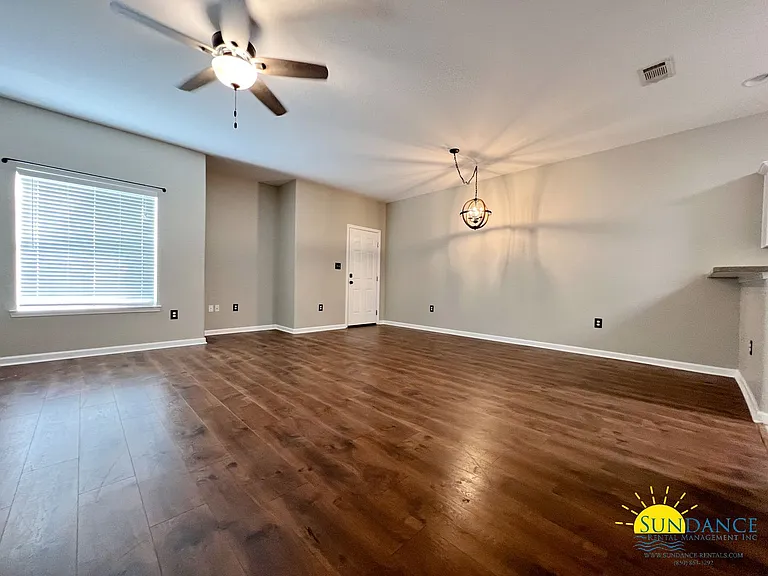 133 Farrah Ave — Photo 7