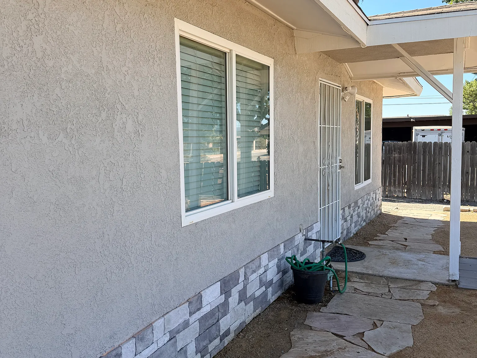 2 bed, 1250 sqft, $2,300 — Photo 3