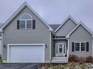 23 Steinbeck St, Tyngsboro, MA 01879