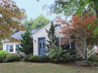 19 Hill Top Rd, Wellesley, MA 02482
