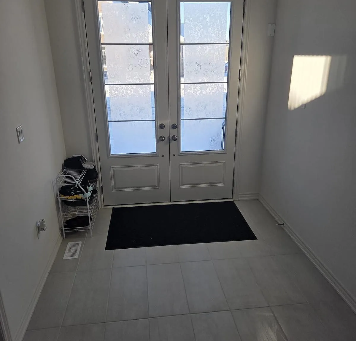 3 bed, $2,990 — Photo 3