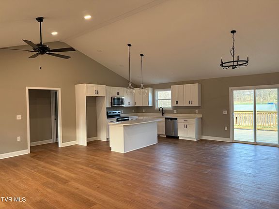 2nd image of 400 Barren Valley Rd