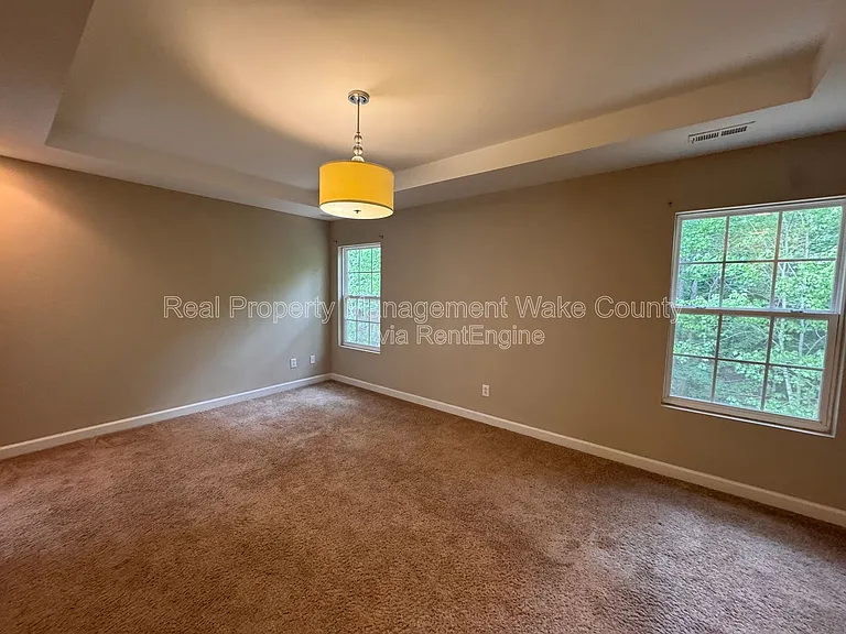 912 Spring Meadow Dr — Photo 6