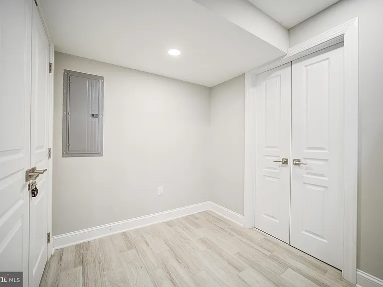 1513 S Lambert St — Photo 22