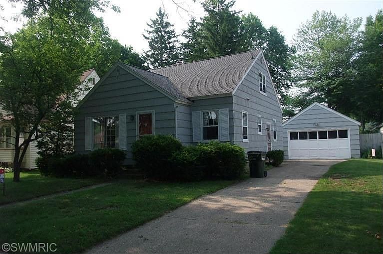 1st image of 1085 W Forest Ave