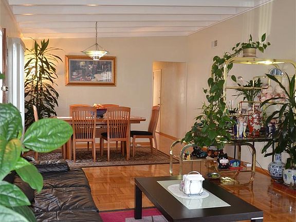 5th image of 36 Wavecrest Dr