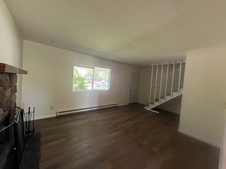 3307 Hall St — Photo 10