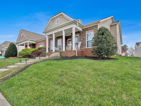 2nd image of 206 Turnberry Cir